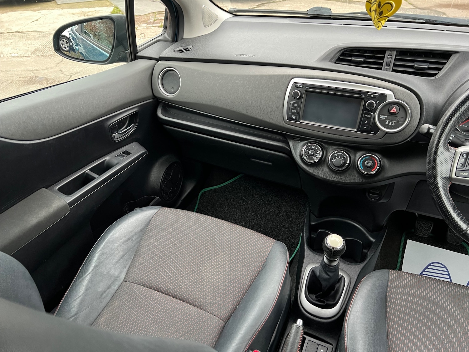 Used Toyota Yaris 2012 for sale - 76455667: Photo 19