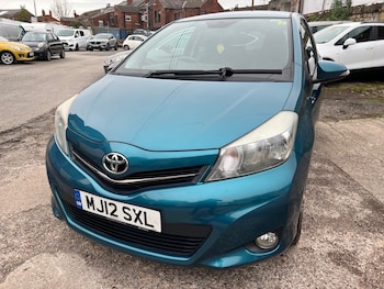 Used Toyota Yaris 2012 for sale - 76455667: Photo