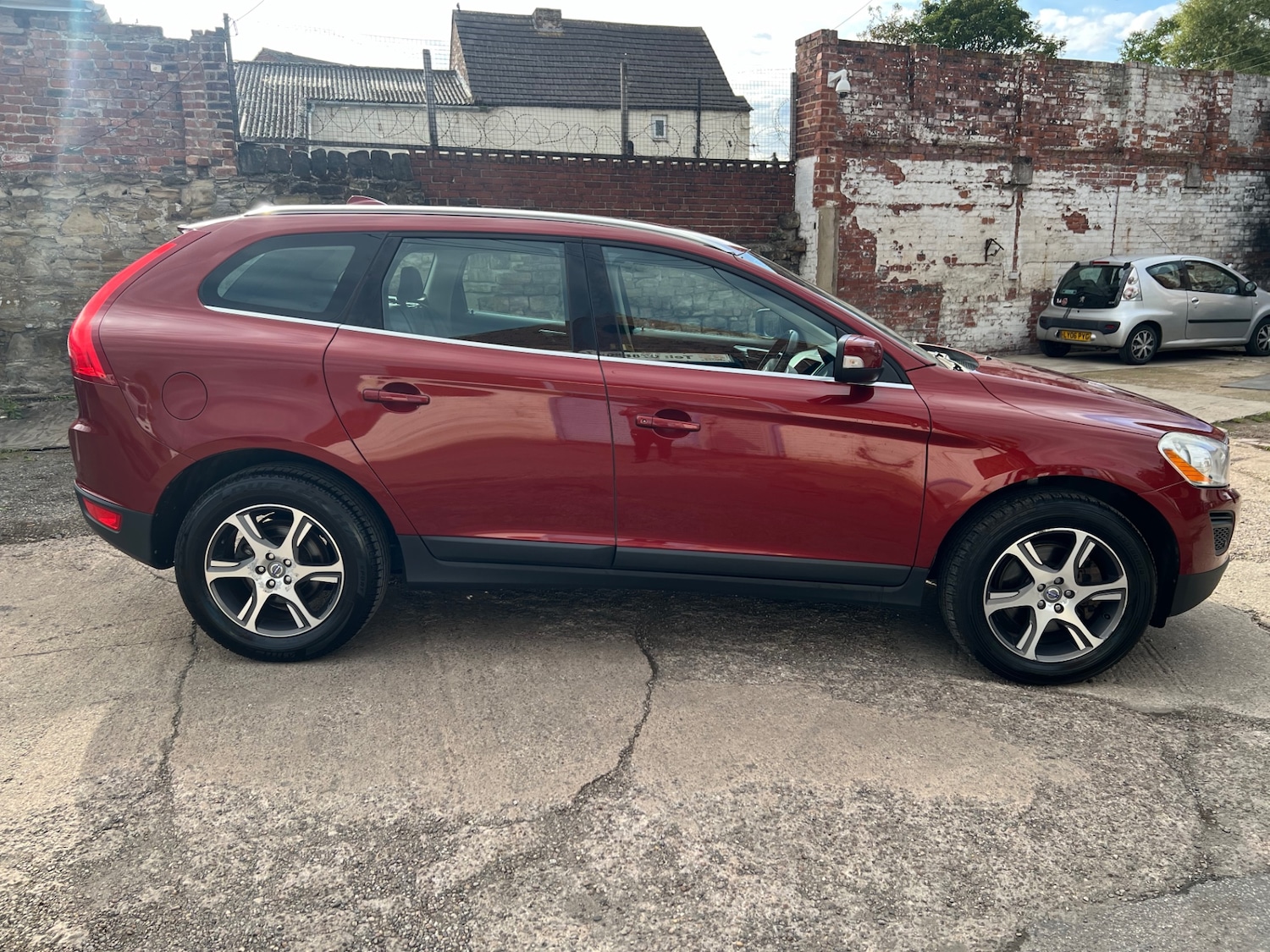 Used Volvo XC60 2012 for sale - 76316456: Photo 12