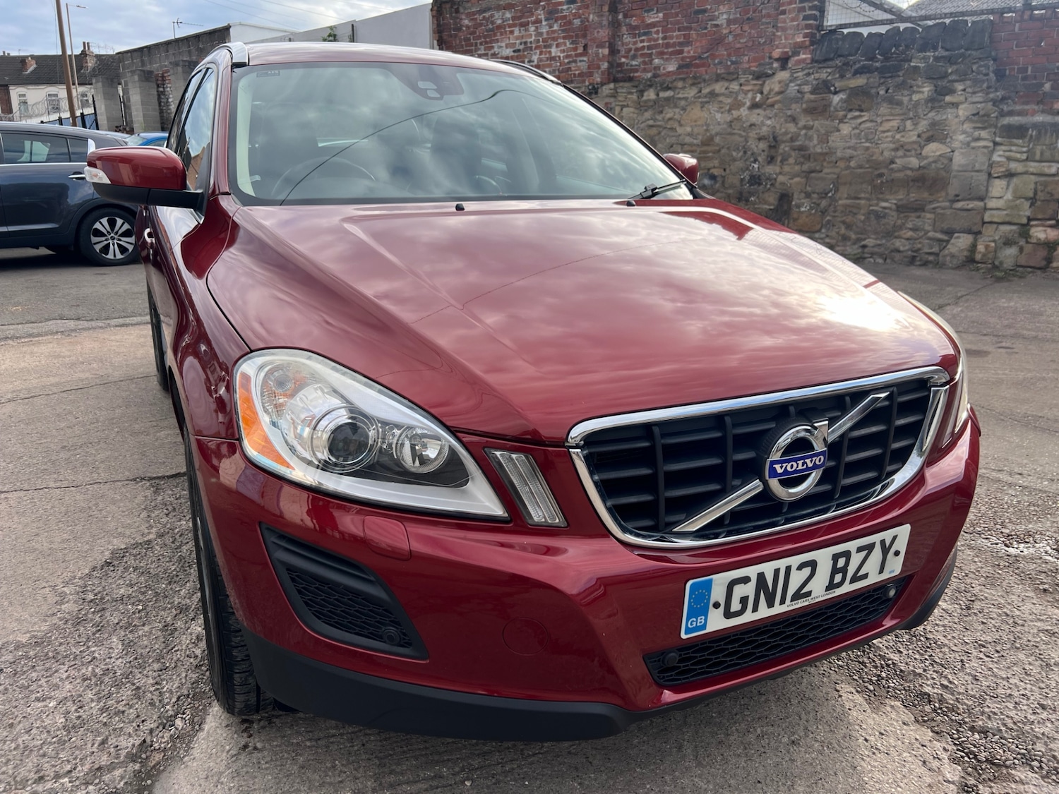 Used Volvo XC60 2012 for sale - 76316456: Photo 2