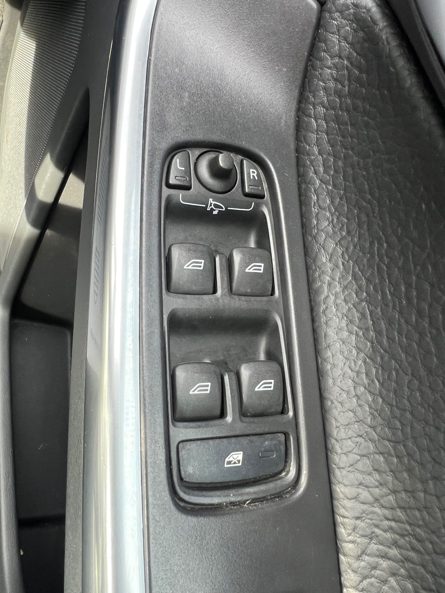 Used Volvo XC60 2012 for sale - 76316456: Photo 26