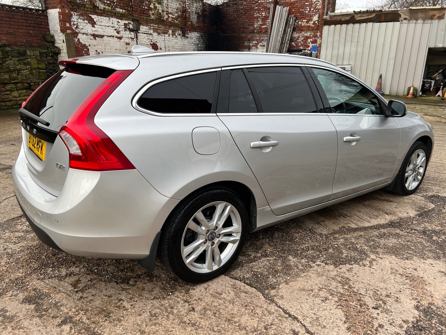 Used Volvo V60 2013 for sale - 77681535: Photo 11