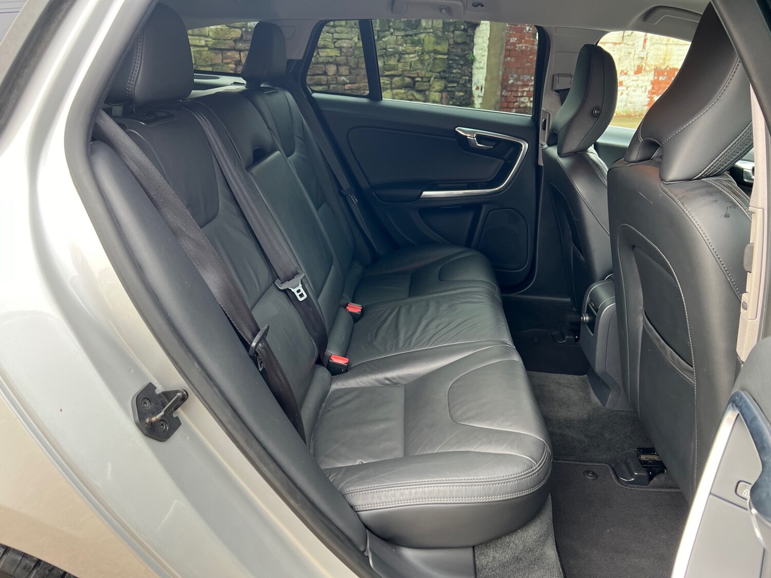 Used Volvo V60 2013 for sale - 77681535: Photo 15