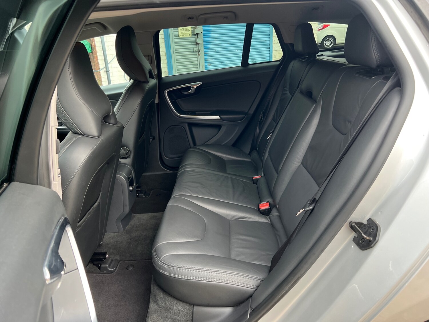 Used Volvo V60 2013 for sale - 77681535: Photo 16