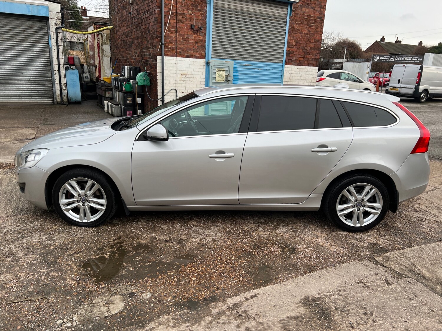 Used Volvo V60 2013 for sale - 77681535: Photo 6