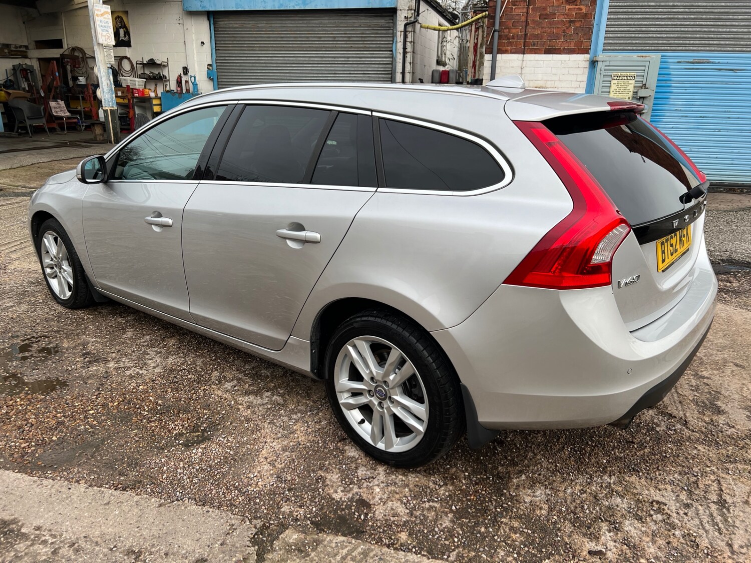 Used Volvo V60 2013 for sale - 77681535: Photo 7