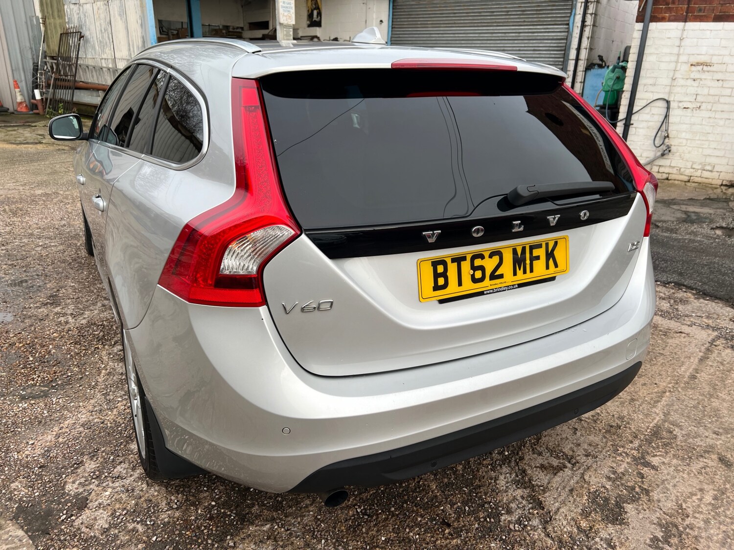 Used Volvo V60 2013 for sale - 77681535: Photo 8