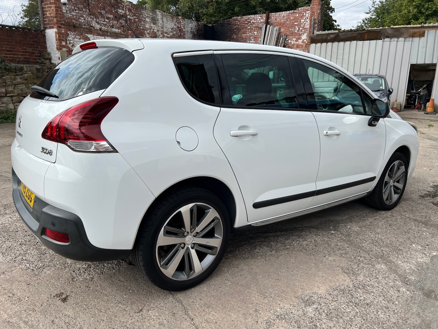 Used Peugeot 3008 2015 for sale - 76316424: Photo 11