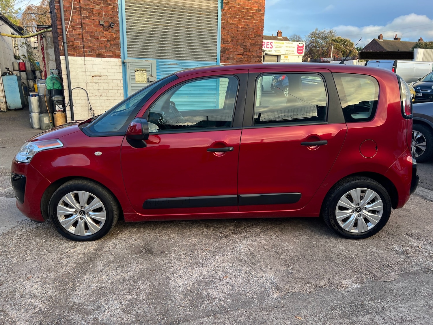 Used Citroen C3 Picasso 2013 for sale - 77277688: Photo 6