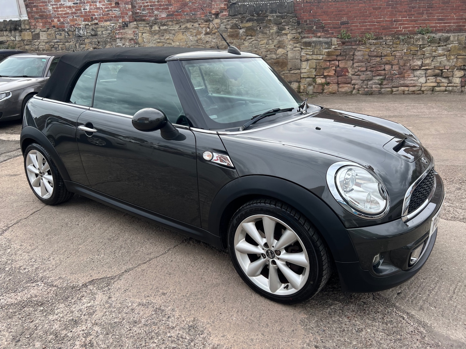 Used MINI Convertible 2012 for sale - 76316496: Photo 1