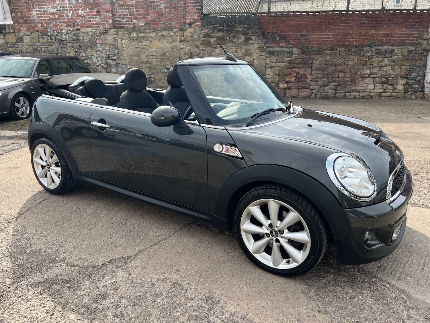 Used MINI Convertible 2012 for sale - 76316496: Photo 13