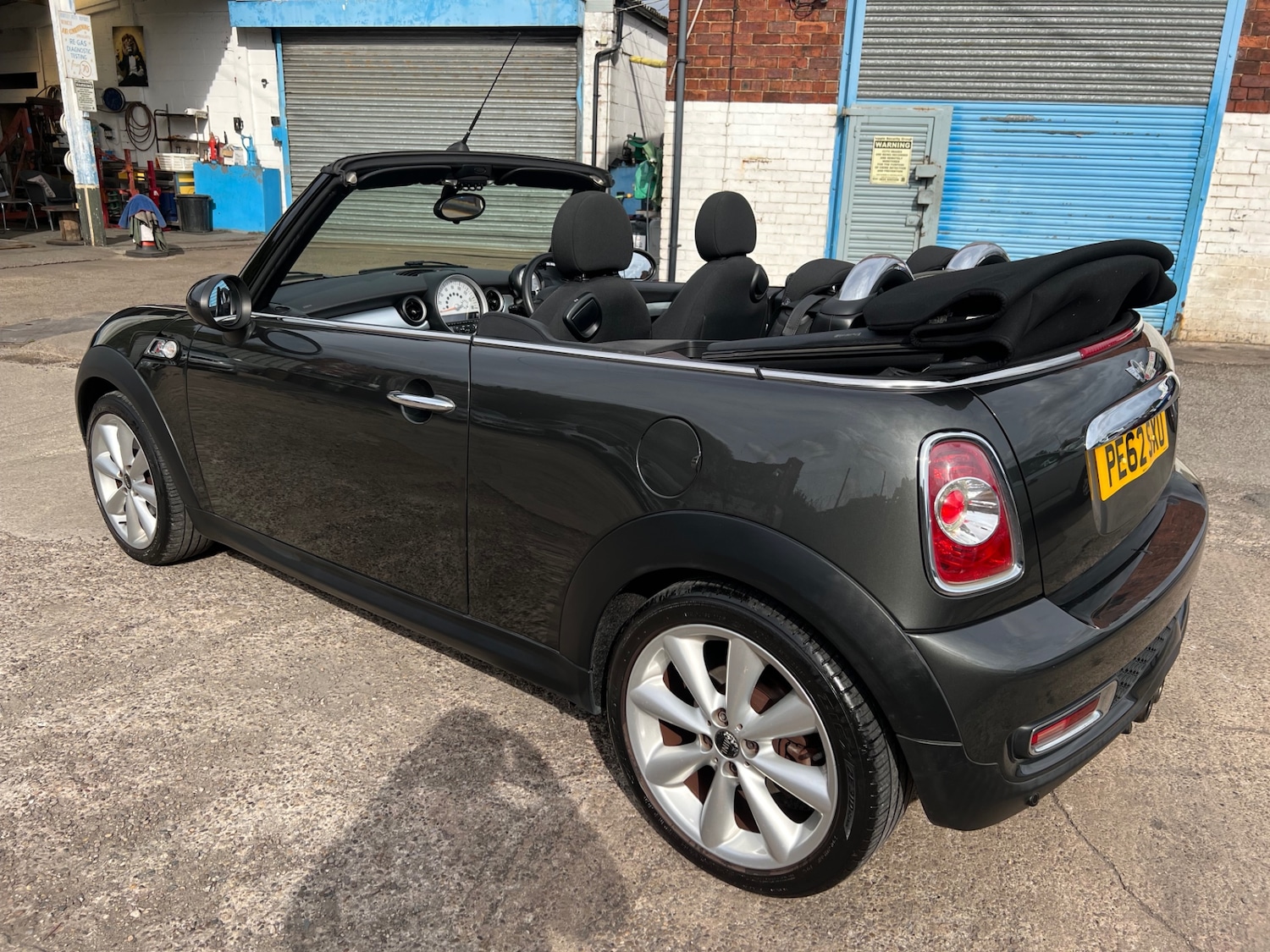 Used MINI Convertible 2012 for sale - 76316496: Photo 15