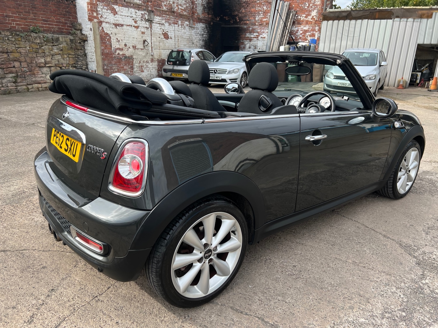 Used MINI Convertible 2012 for sale - 76316496: Photo 16