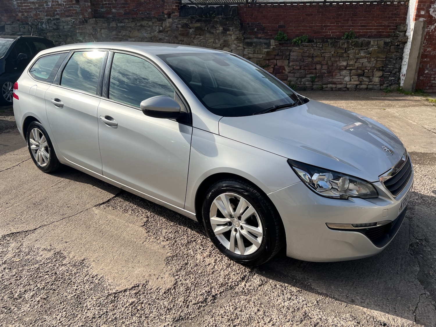 Used Peugeot 308 2016 for sale - 76437345: Photo 1