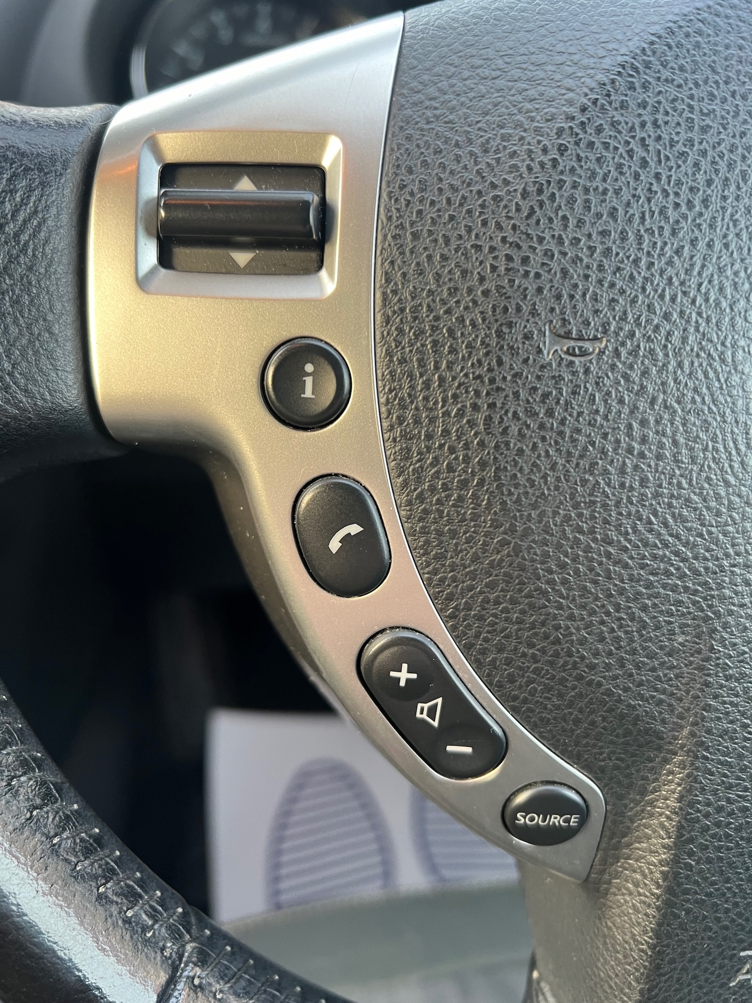 Used Nissan Qashqai 2010 for sale - 78061492: Photo 23