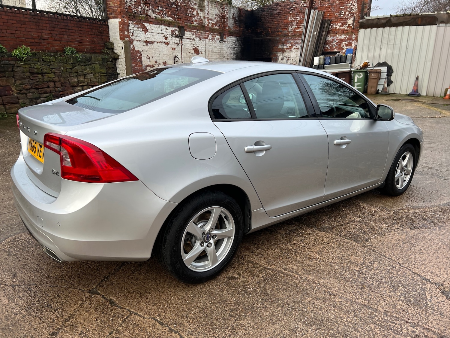 Used Volvo S60 2015 for sale - 77201629: Photo 10