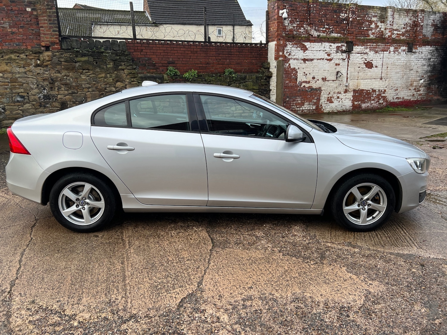 Used Volvo S60 2015 for sale - 77201629: Photo 11