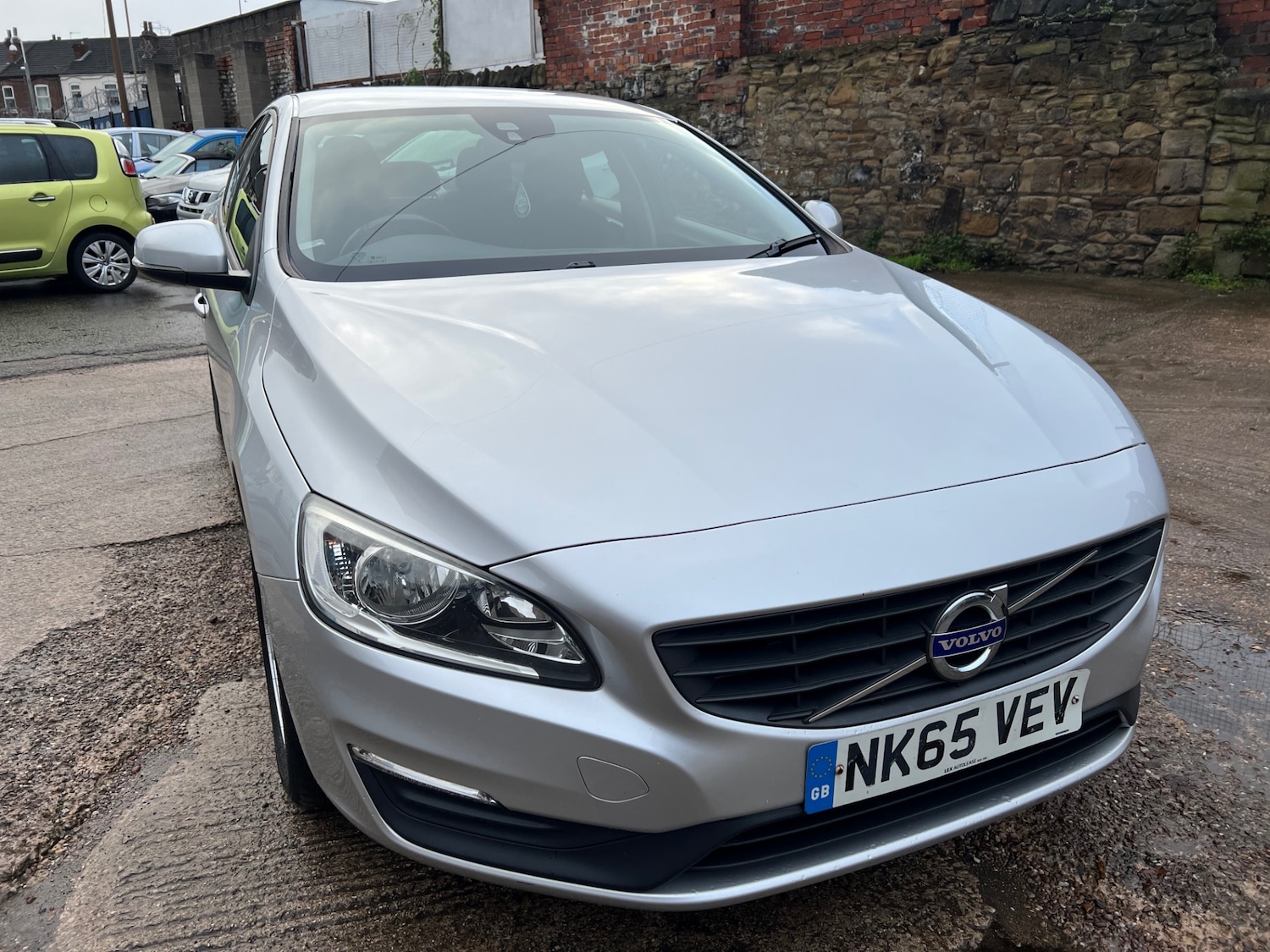 Used Volvo S60 2015 for sale - 77201629: Photo 2