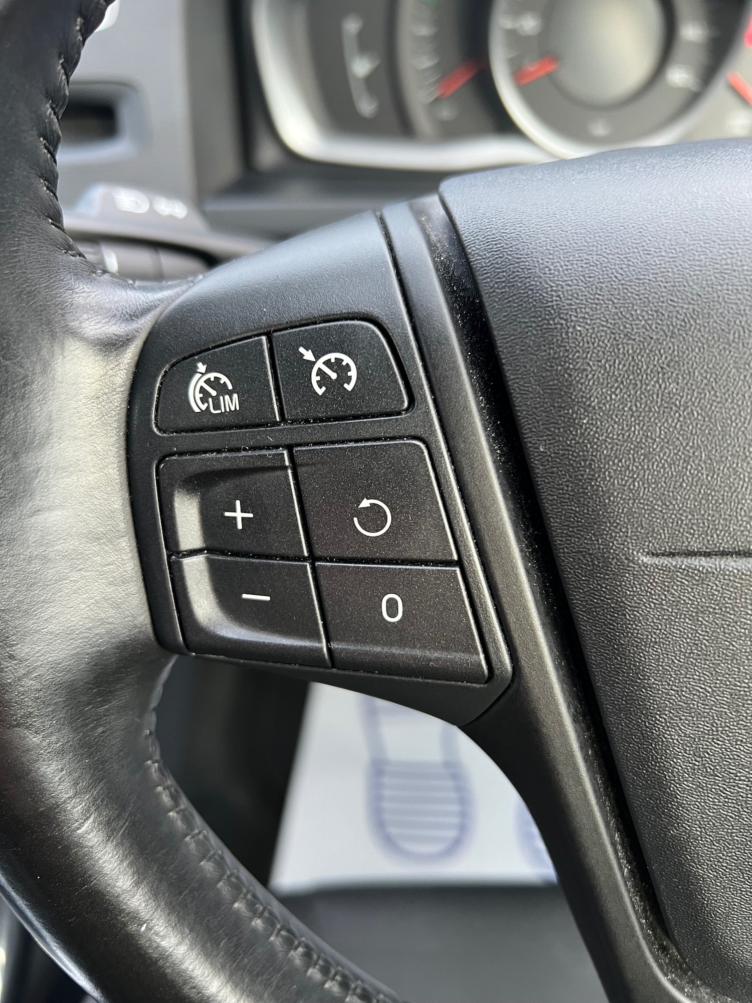 Used Volvo S60 2015 for sale - 77201629: Photo 21