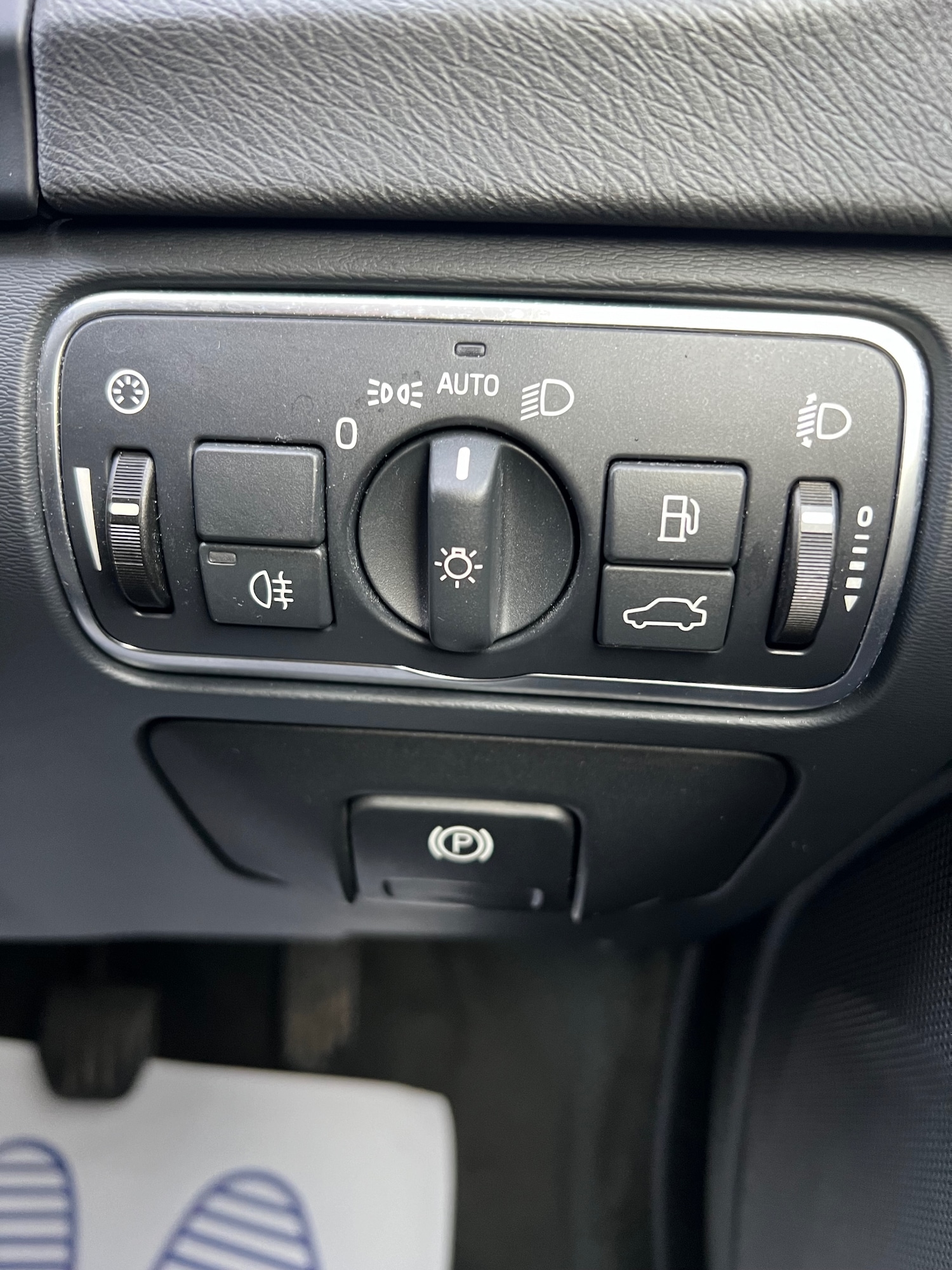 Used Volvo S60 2015 for sale - 77201629: Photo 25