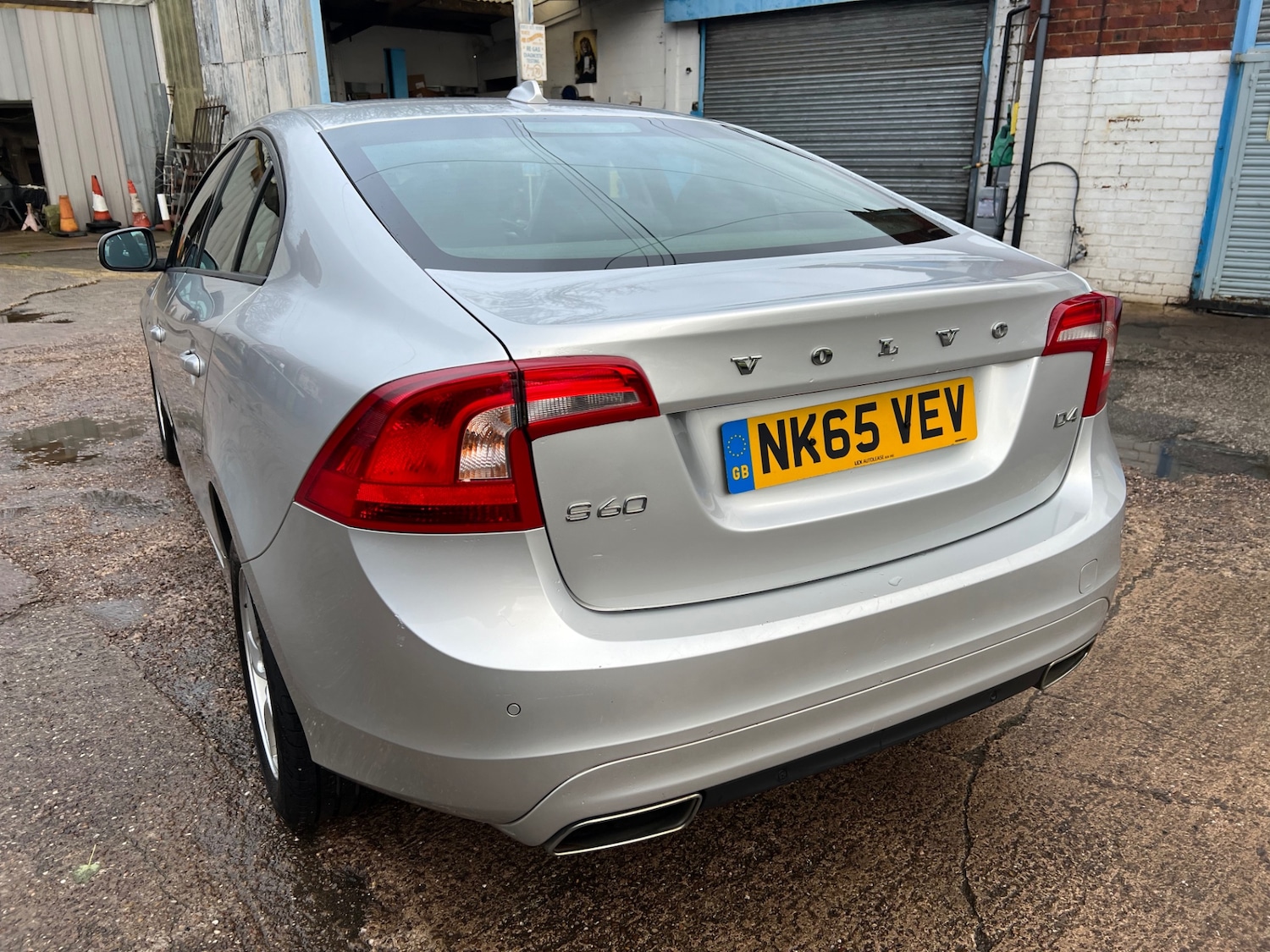 Used Volvo S60 2015 for sale - 77201629: Photo 8
