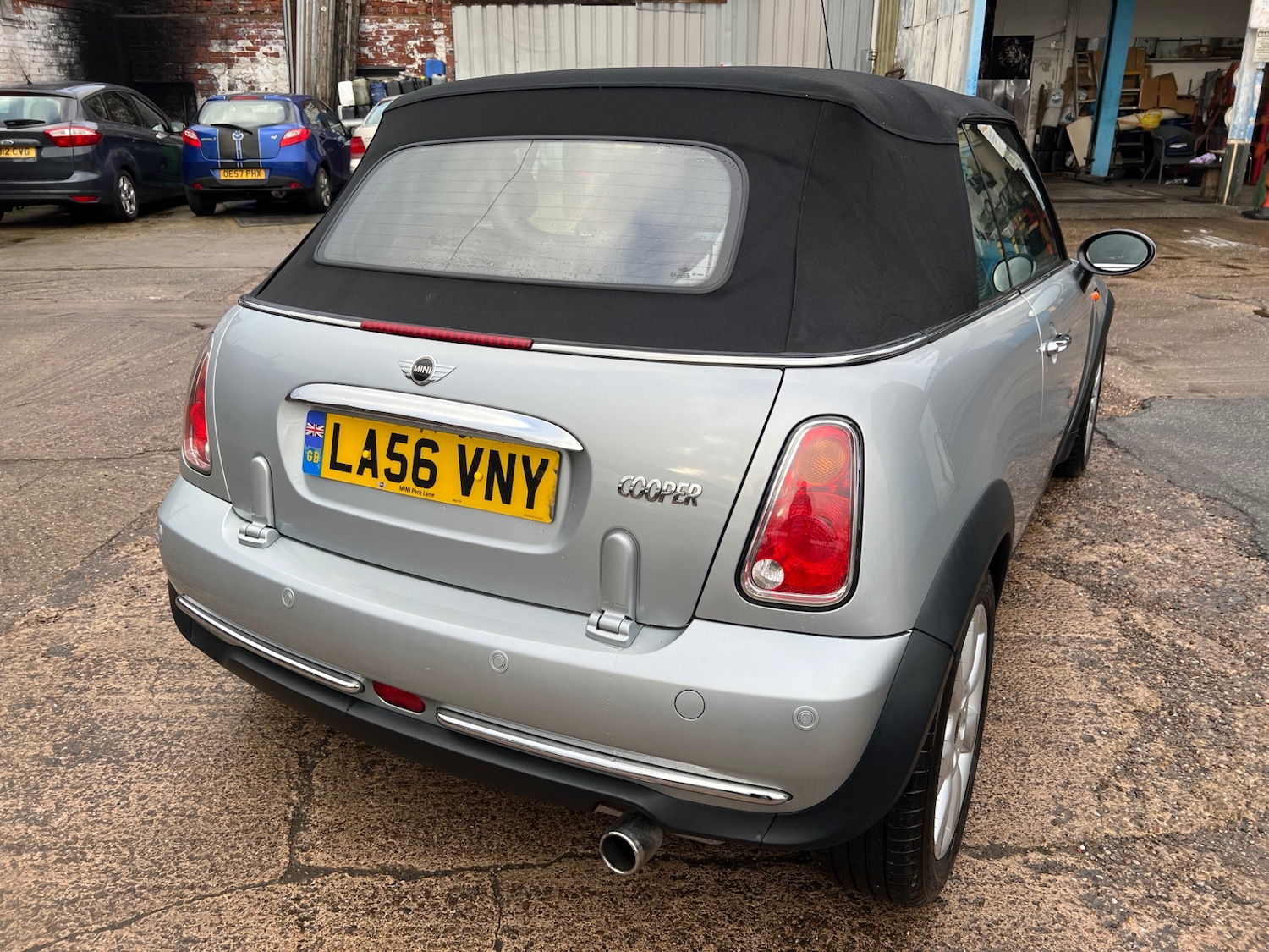 Used MINI Convertible 2007 for sale - 77679697: Photo 10
