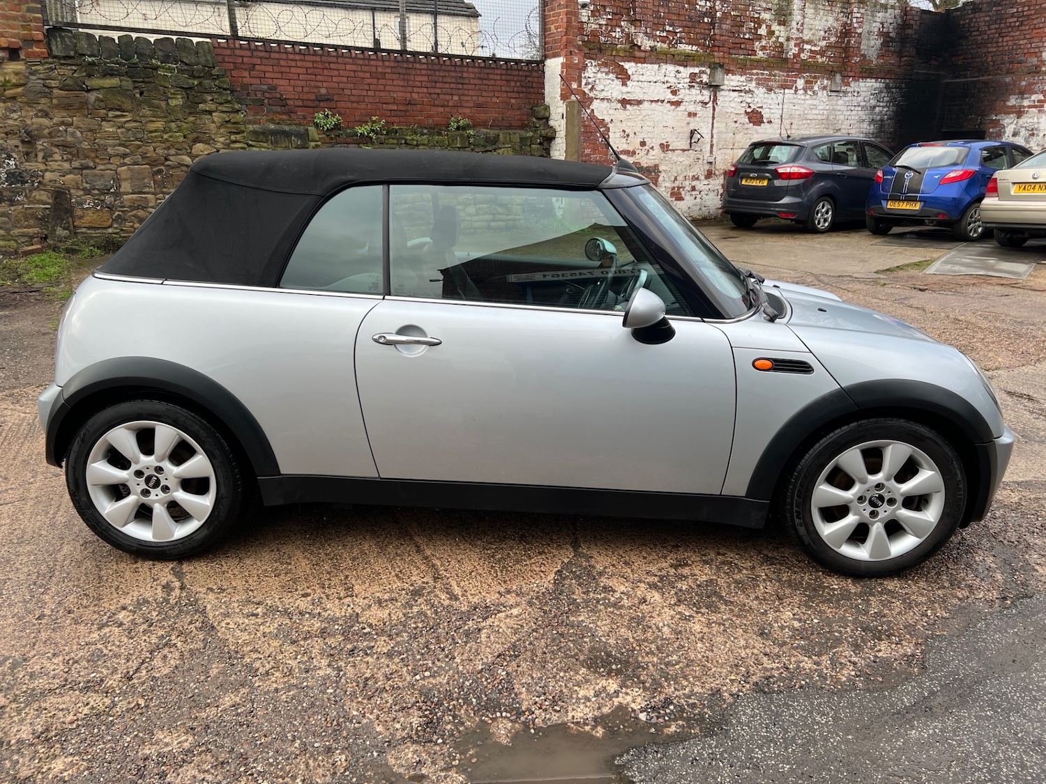 Used MINI Convertible 2007 for sale - 77679697: Photo 12