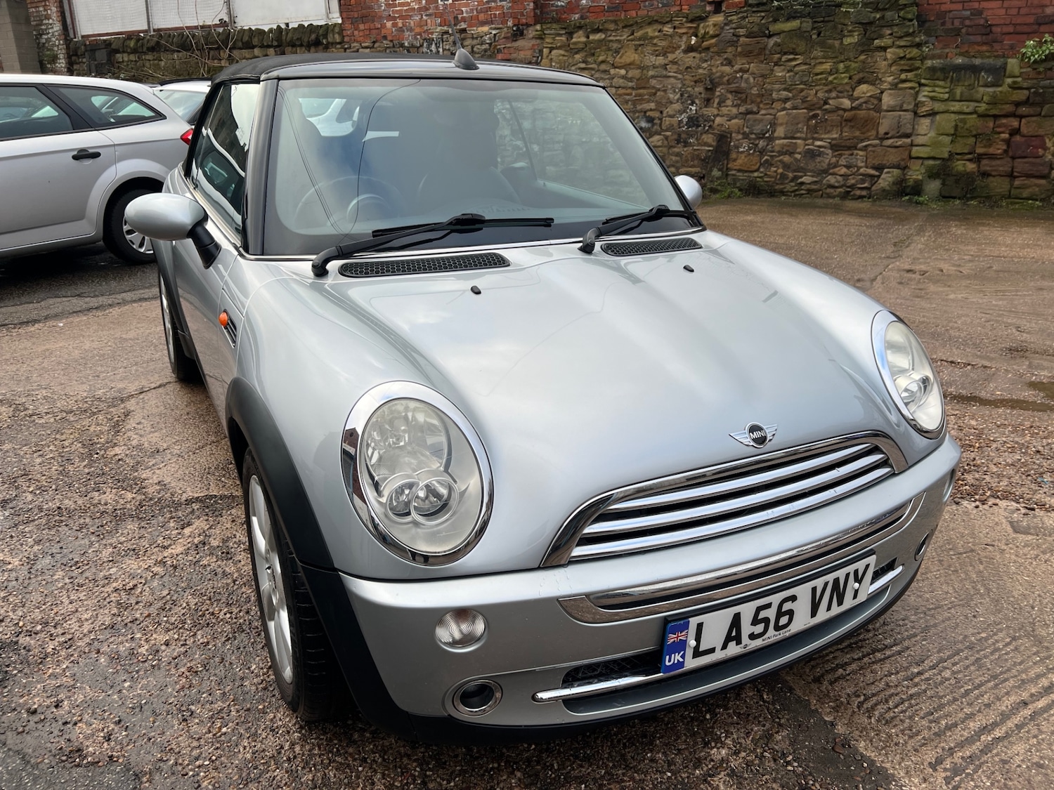 Used MINI Convertible 2007 for sale - 77679697: Photo 2