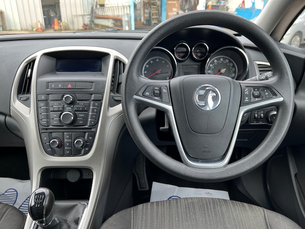 Used Vauxhall Astra 2011 for sale - 74538672: Photo 18