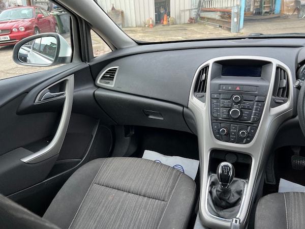 Used Vauxhall Astra 2011 for sale - 74538672: Photo 20