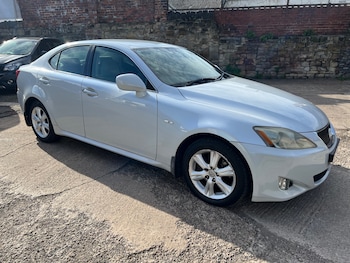 Lexus IS feature image 1