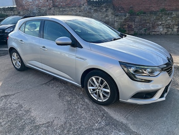 Used Renault Megane 2017 for sale - 76437933: Photo