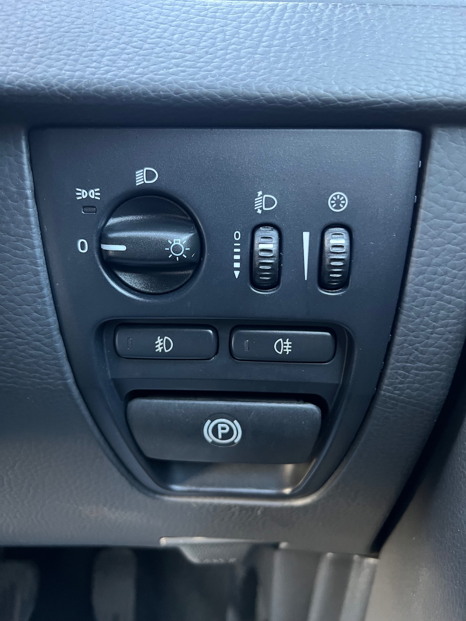 Used Volvo XC90 2010 for sale - 78061490: Photo 29