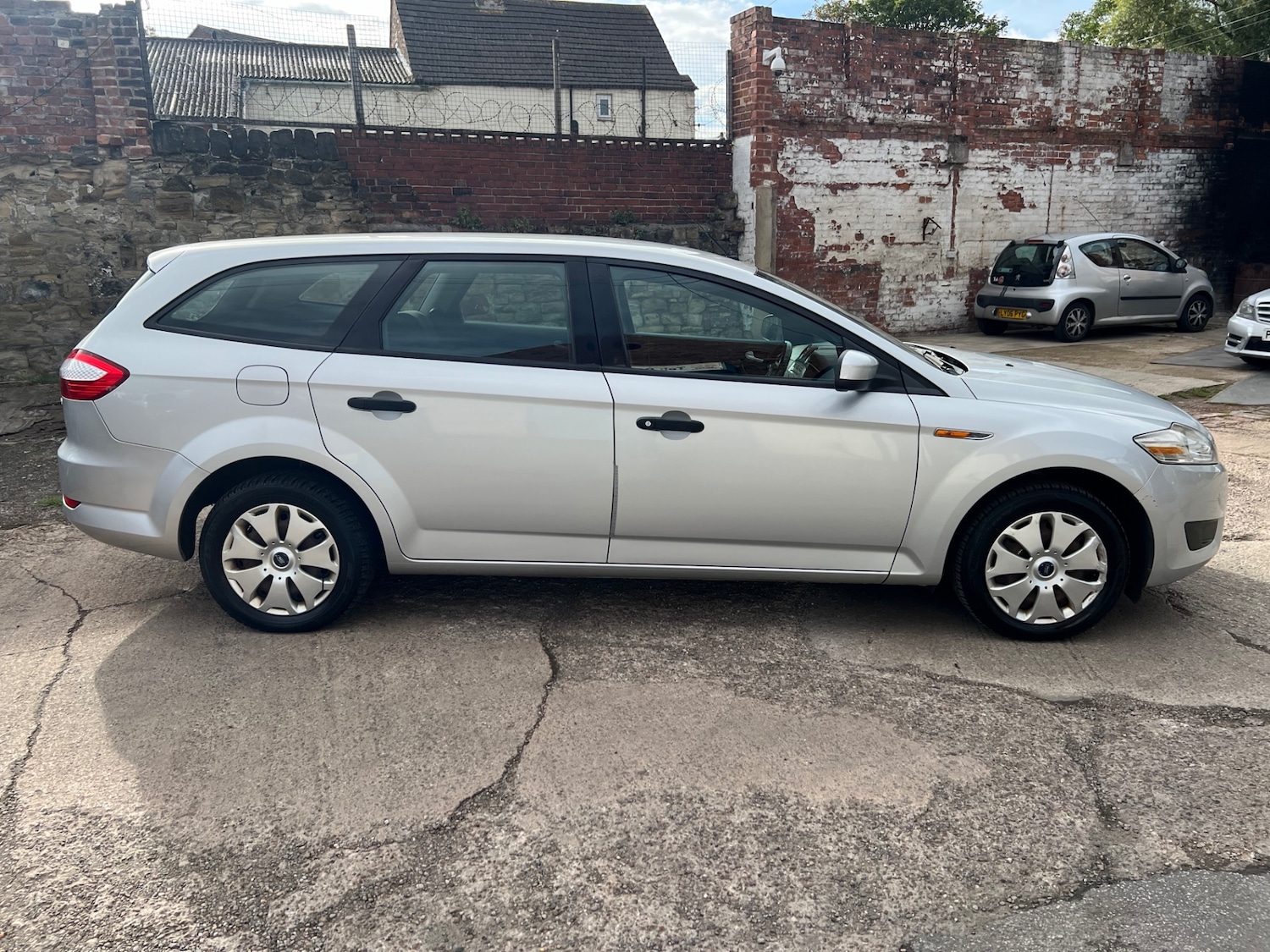 Used Ford Mondeo 2010 for sale - 76316449: Photo 12