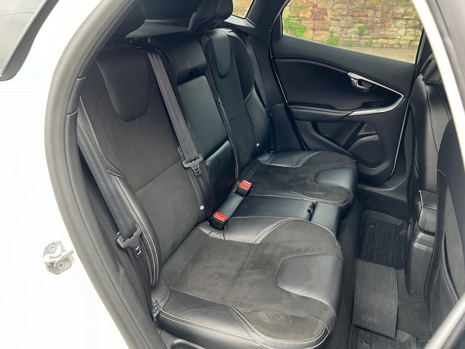 Used Volvo V40 2015 for sale - 76483145: Photo 15