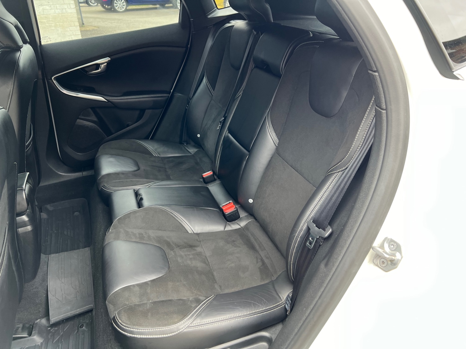 Used Volvo V40 2015 for sale - 76483145: Photo 16