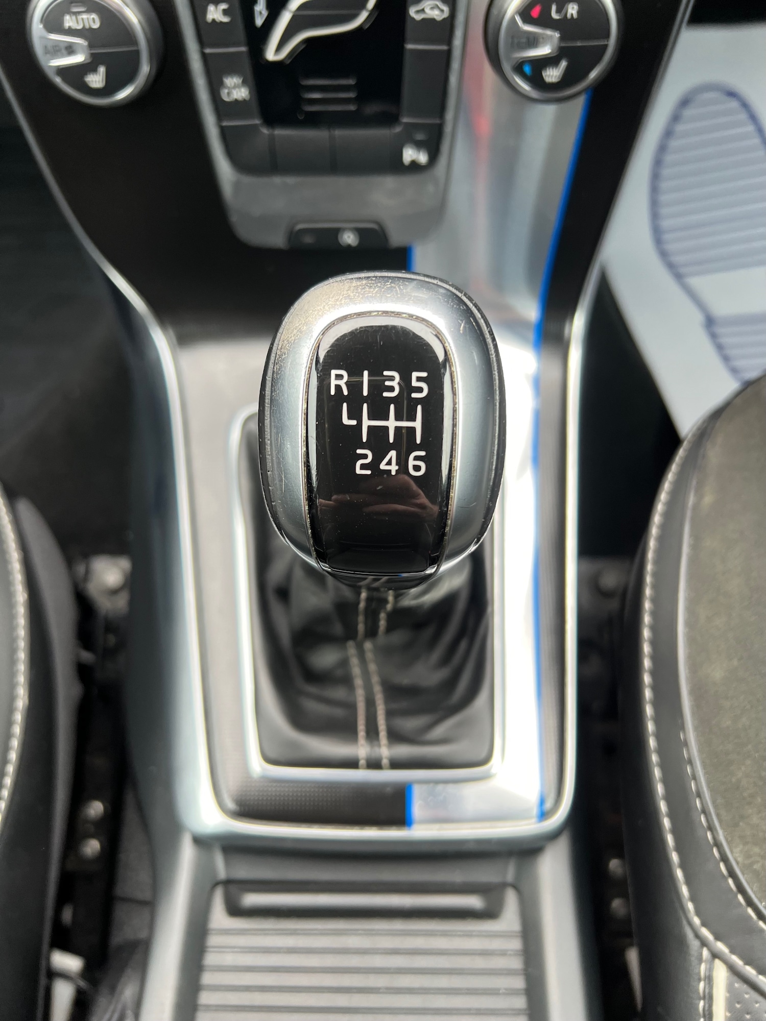 Used Volvo V40 2015 for sale - 76483145: Photo 22