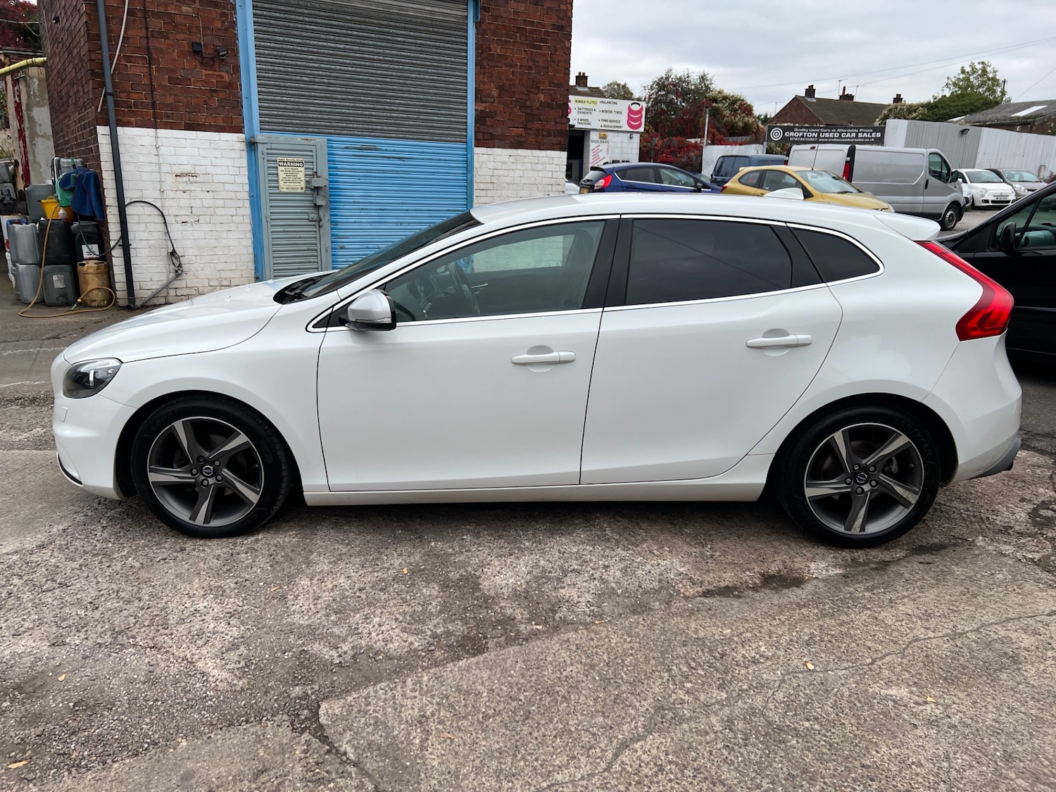 Used Volvo V40 2015 for sale - 76483145: Photo 6