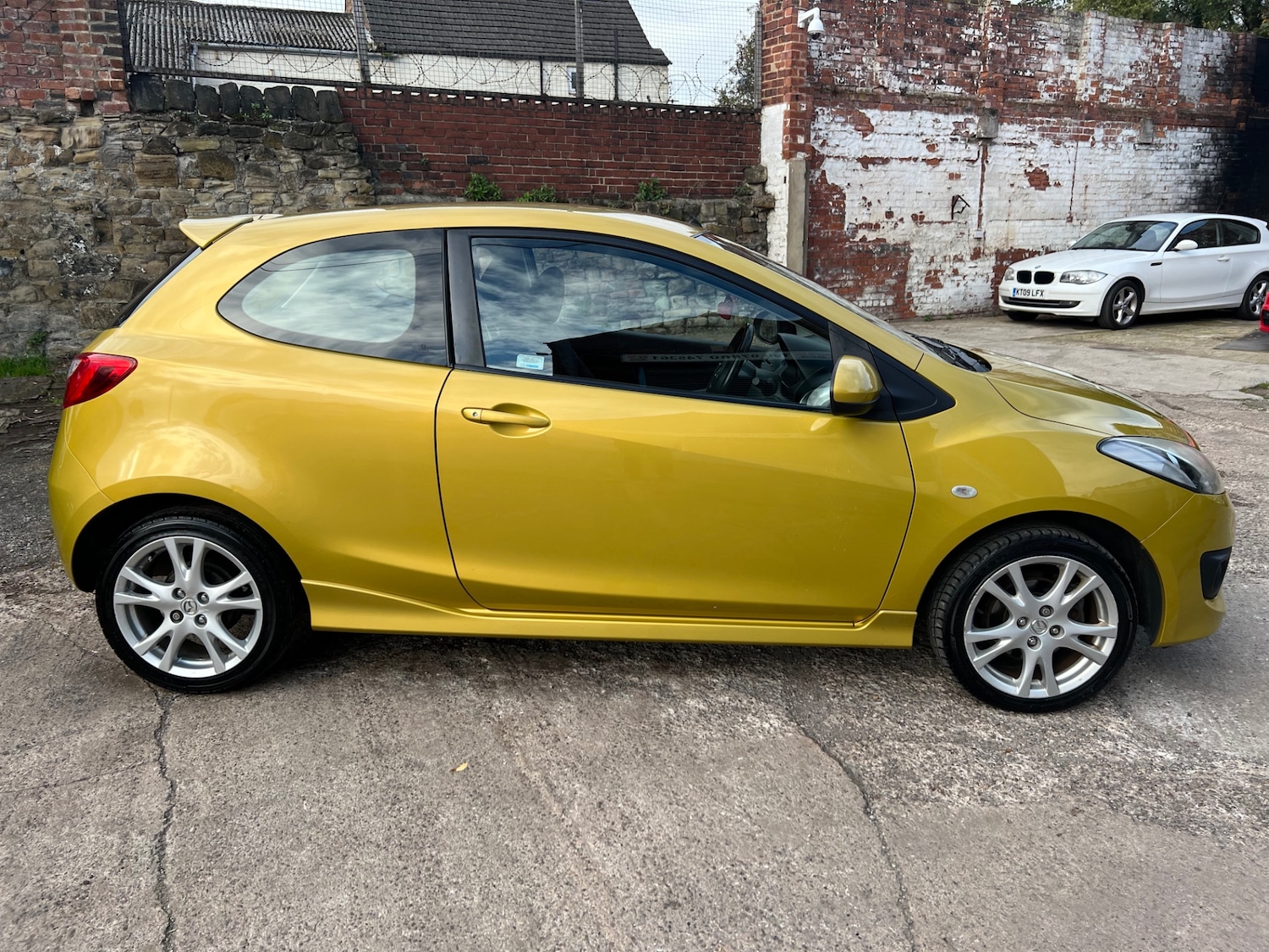 Used Mazda Mazda2 2009 for sale - 76316538: Photo 12