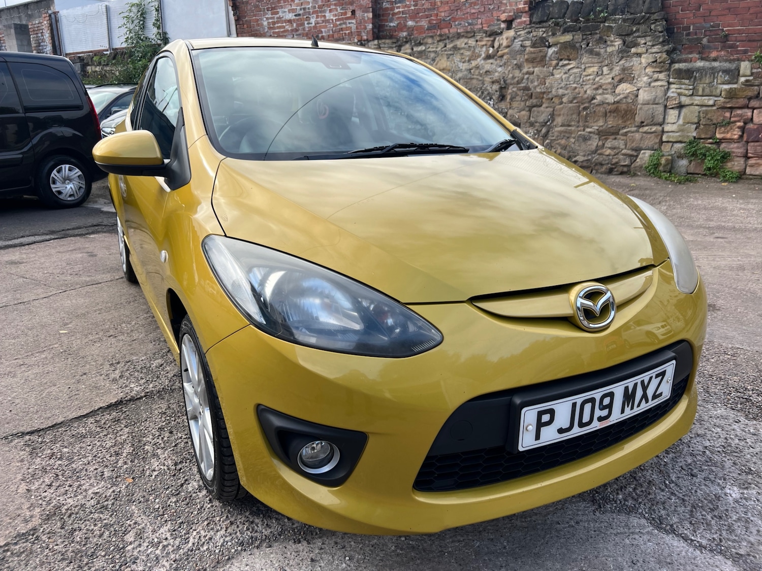 Used Mazda Mazda2 2009 for sale - 76316538: Photo 2