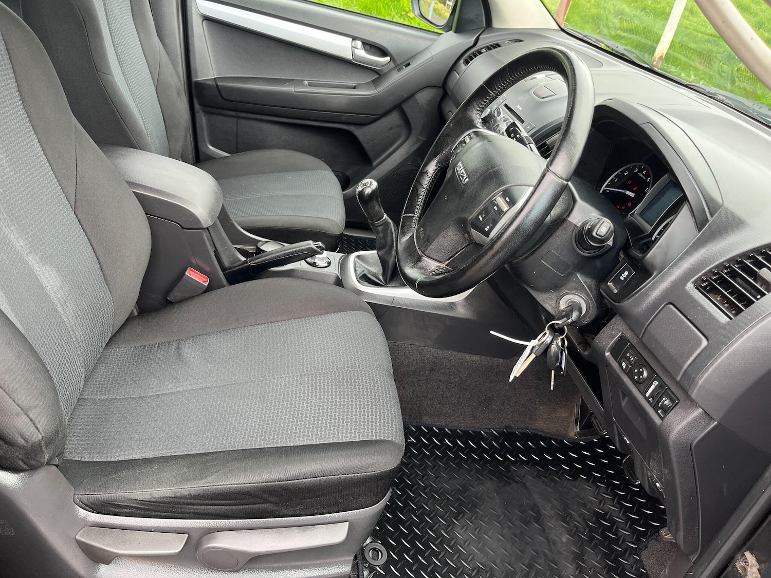 Used Isuzu D-Max 2017 for sale - 78085984: Photo 8