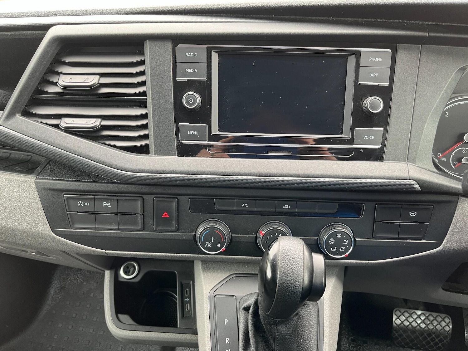 Used Volkswagen Transporter 2022 for sale - 76988873: Photo 10