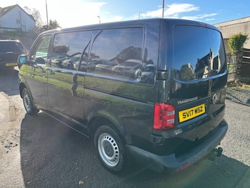Used Volkswagen Transporter 2017 for sale - 76996127: Photo