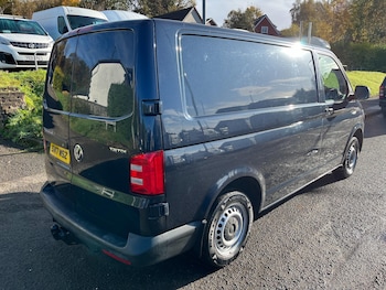 Used Volkswagen Transporter 2017 for sale - 76996127: Photo