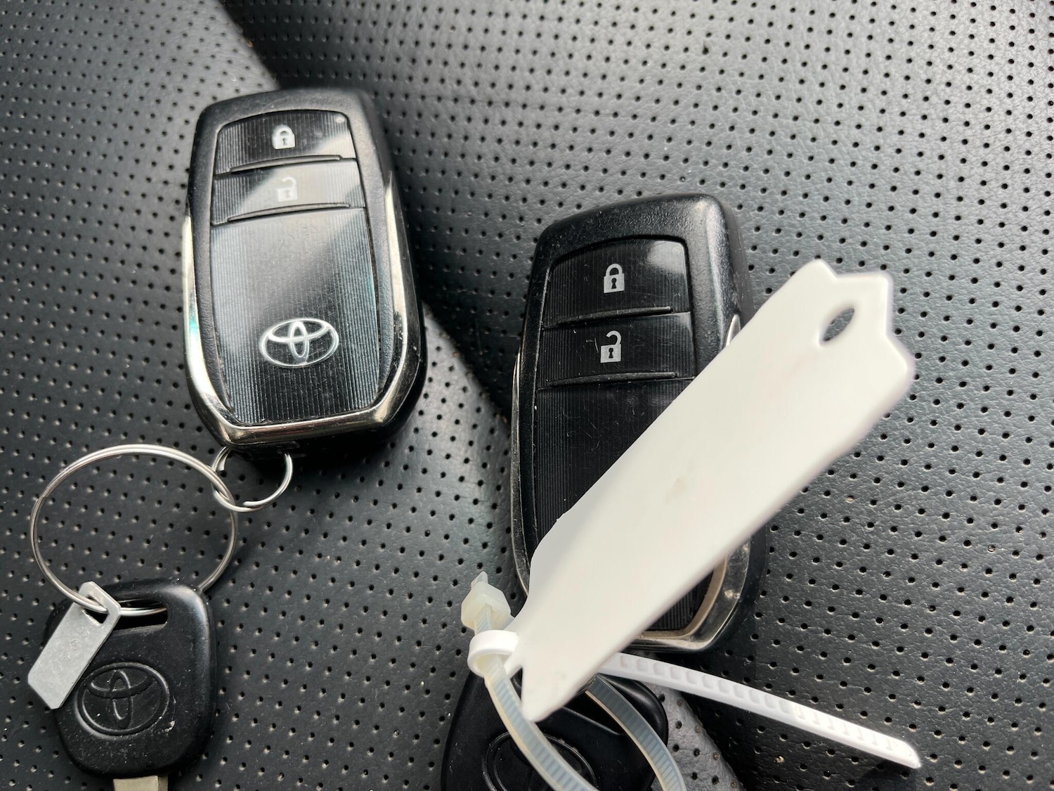 Used Toyota Hilux for sale - 78115842: Photo 15