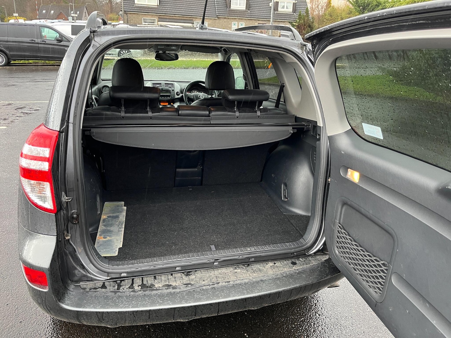 Used Toyota RAV4 2011 for sale - 77882302: Photo 4