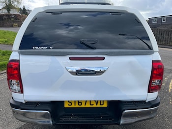 Used Toyota Hilux 2017 for sale - 78231120: Photo