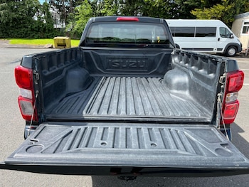 Used Isuzu D-Max 2023 for sale - 78585981: Photo