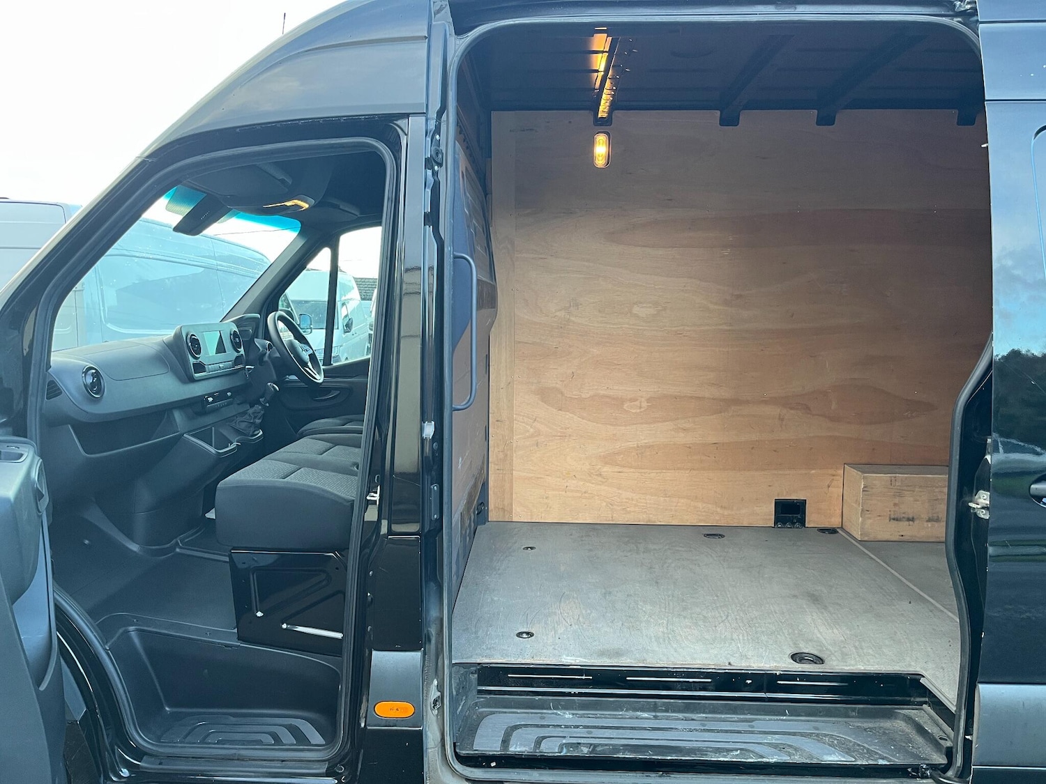 Used Mercedes-Benz Sprinter 2023 for sale - 76993778: Photo 8