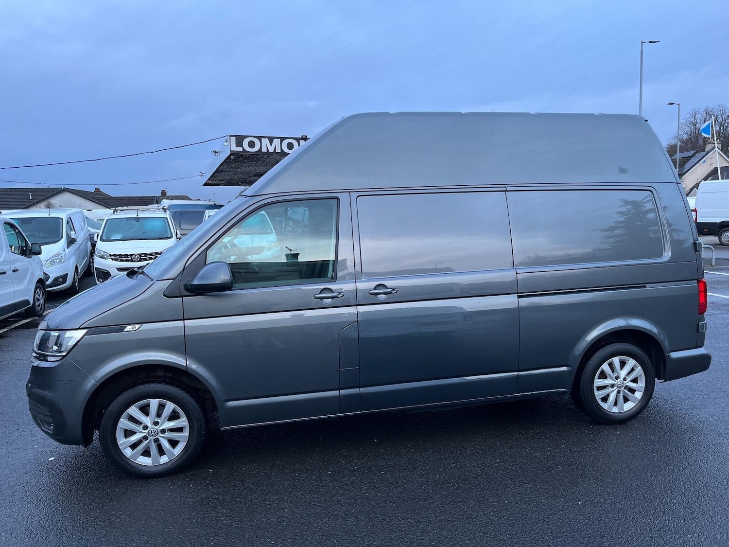 Used Volkswagen Transporter 2021 for sale - 76991613: Photo 2